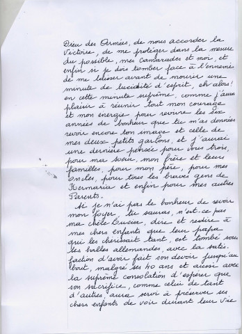 Correspondance entre Nestor et Lucia Fournet, photographie de la famille Gille devant les ruines de sa maison, gobelet gravé au nom de Louise.