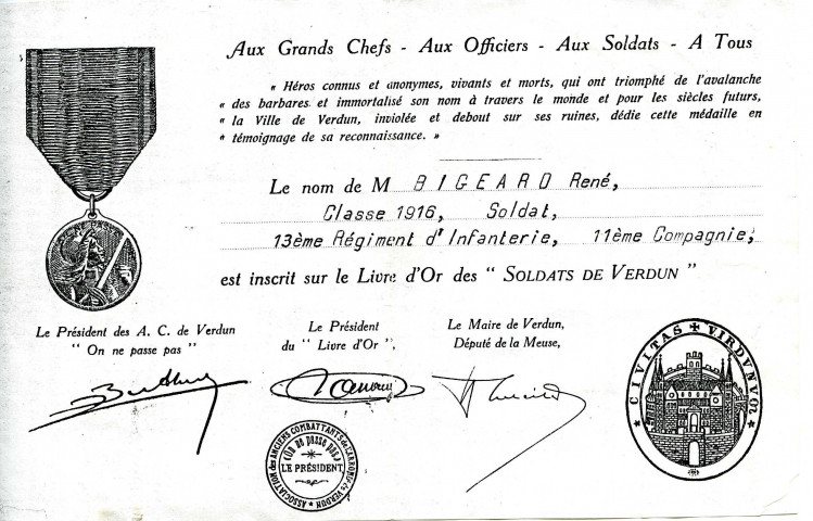 Photographies, cartes postales, correspondances envoyées oar René Bigeard à sa famille.